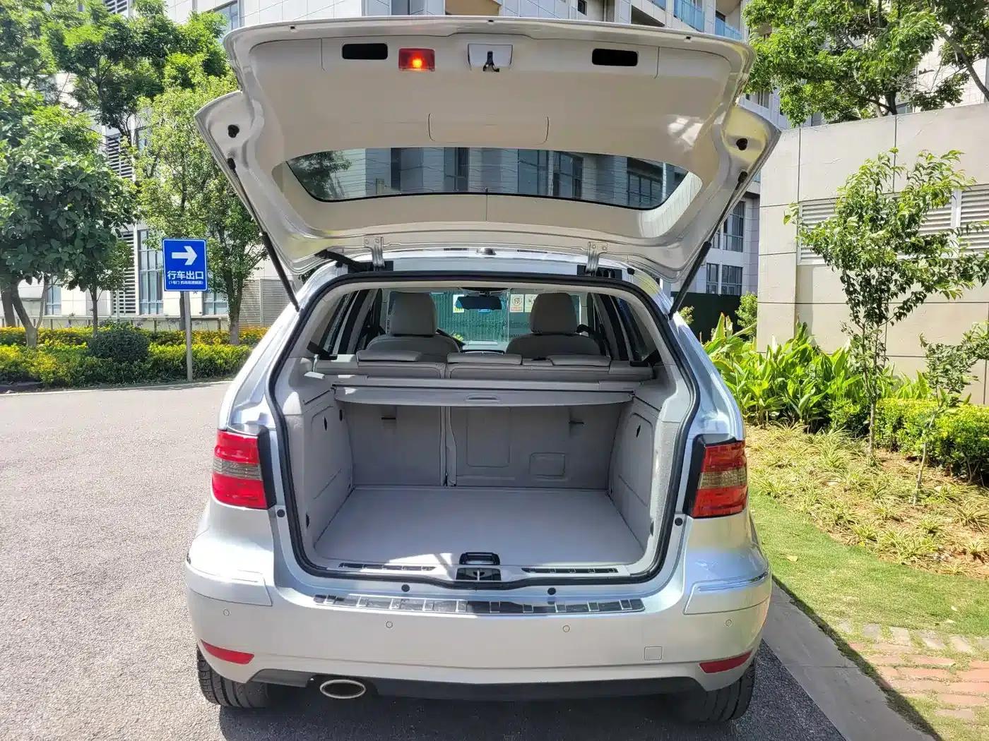 2012 Mercedes-Benz B-Class B 200 — миниатюра 26