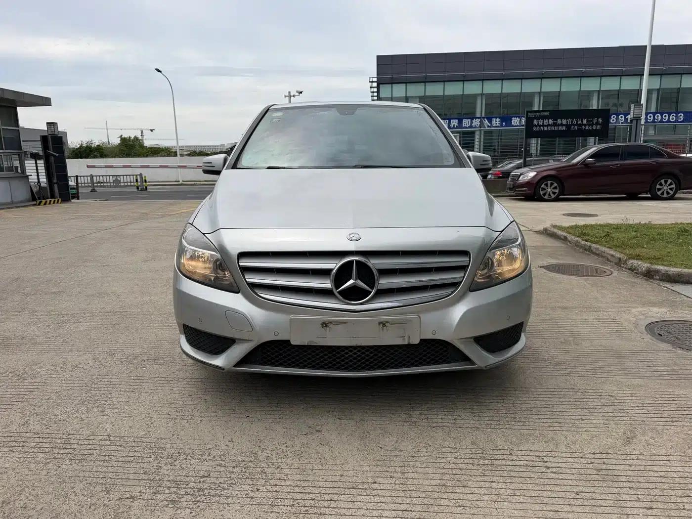 2012 Mercedes-Benz B-Class B 180 — миниатюра 2