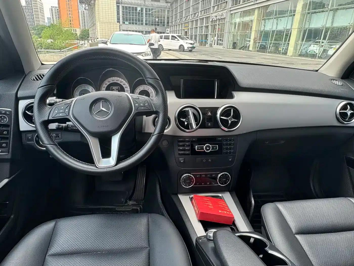 2013 Mercedes-Benz GLK-Class GLK 300 4MATIC Dynamic Sunroof Model — миниатюра 6
