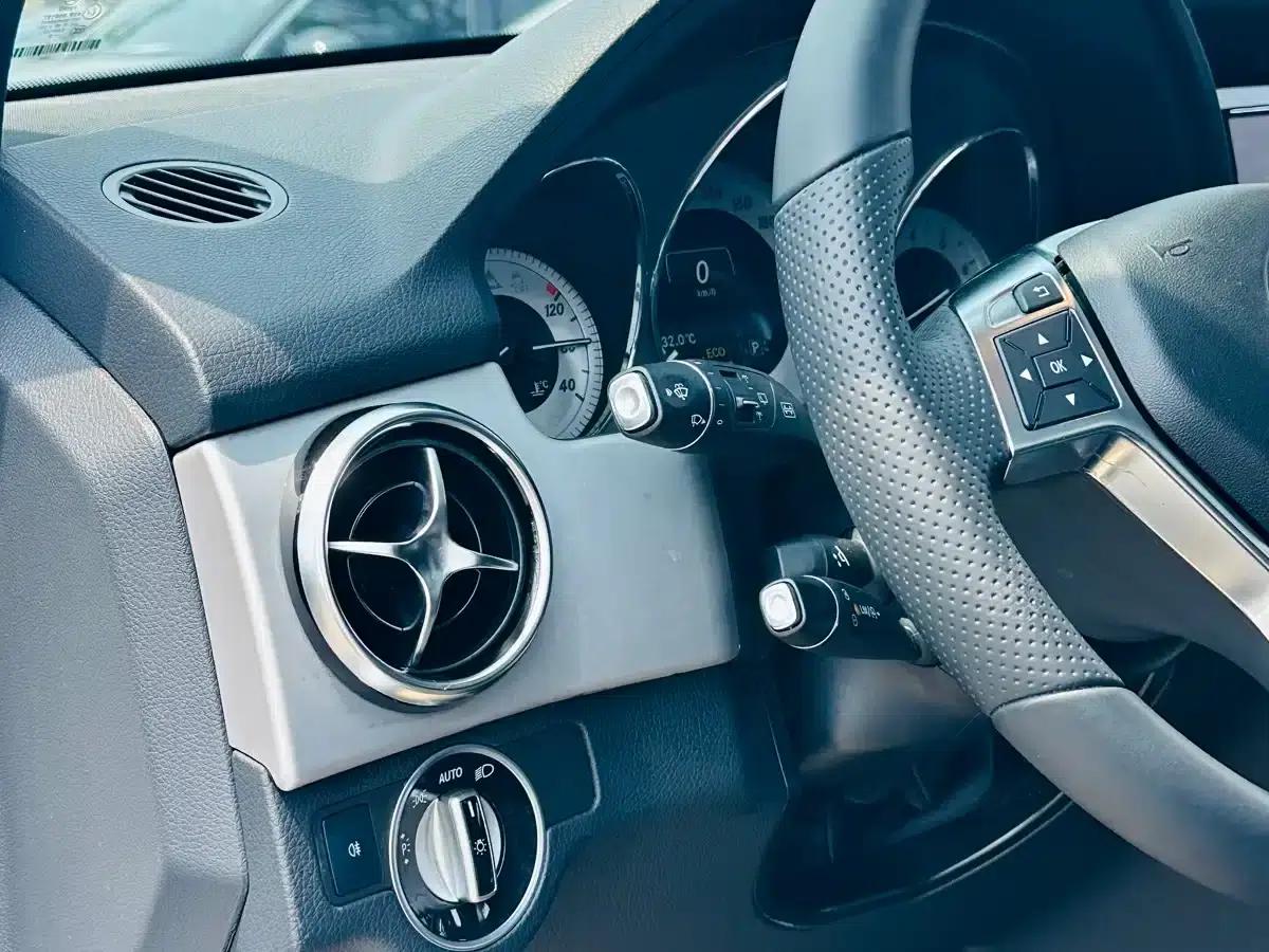Mercedes-Benz GLK-Class 2015 GLK 260 4MATIC Fashion Edition Ultimate Version — миниатюра 11