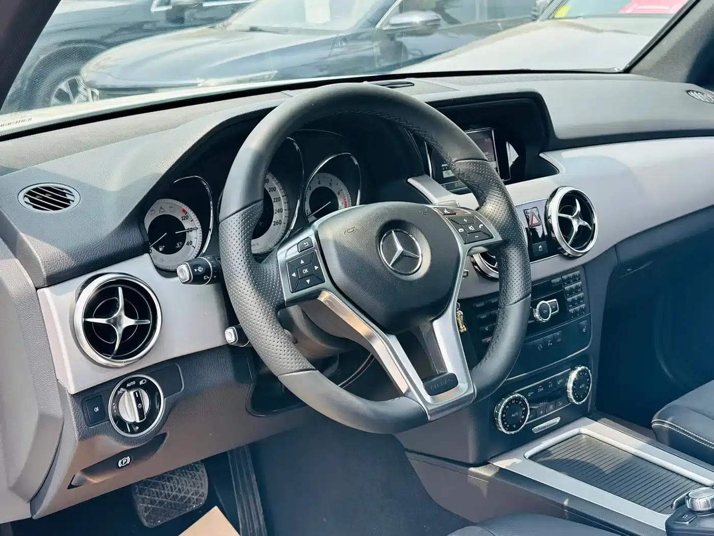 Mercedes-Benz GLK-Class 2015 GLK 260 4MATIC Fashion Edition Ultimate Version — миниатюра 8