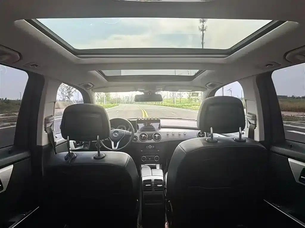 2013 Mercedes-Benz GLK-Class GLK 300 4MATIC Dynamic Sunroof Model — миниатюра 7