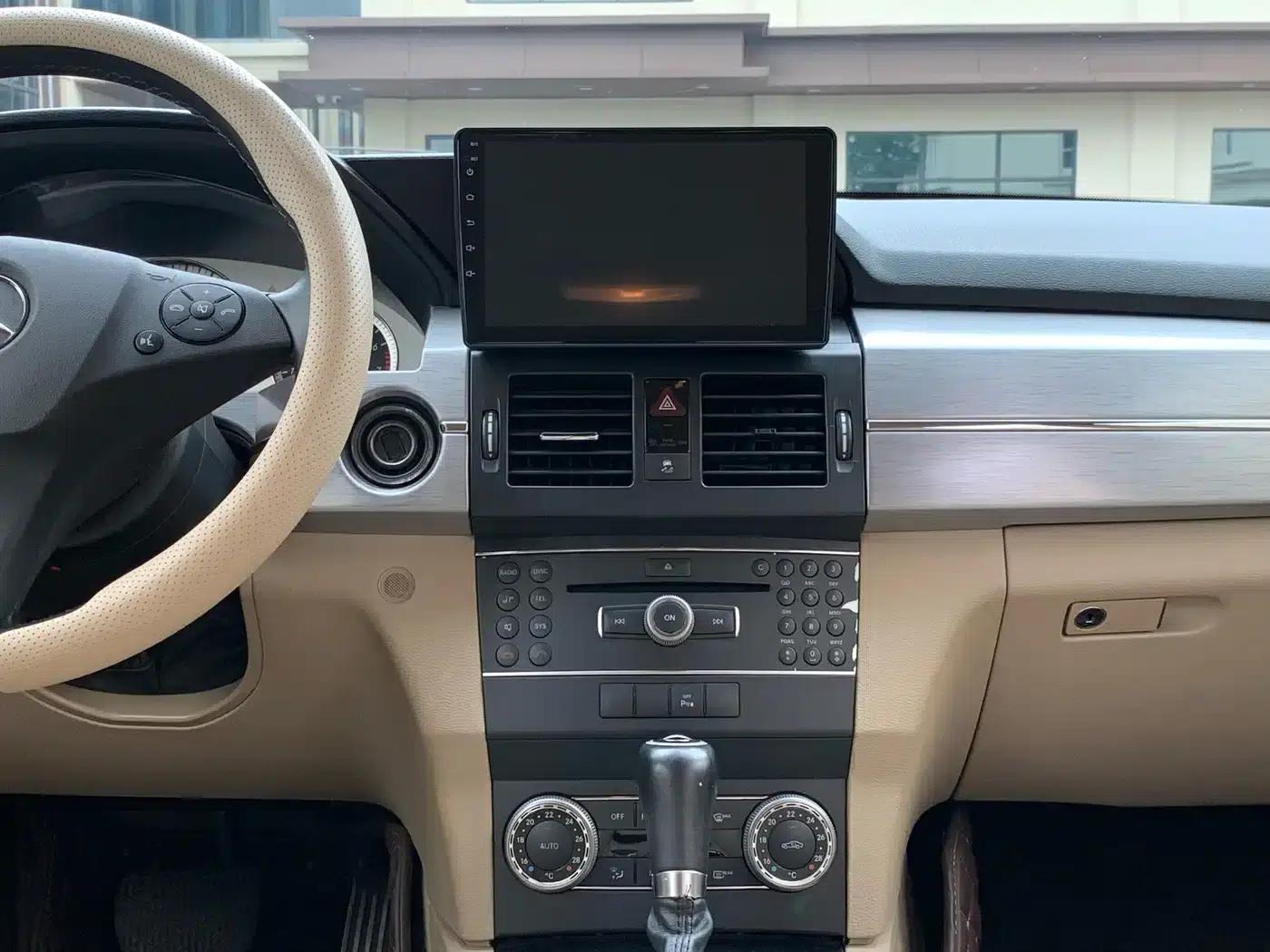 Imported 2011 Mercedes-Benz GLK-Class GLK 300 4MATIC Luxury — миниатюра 18