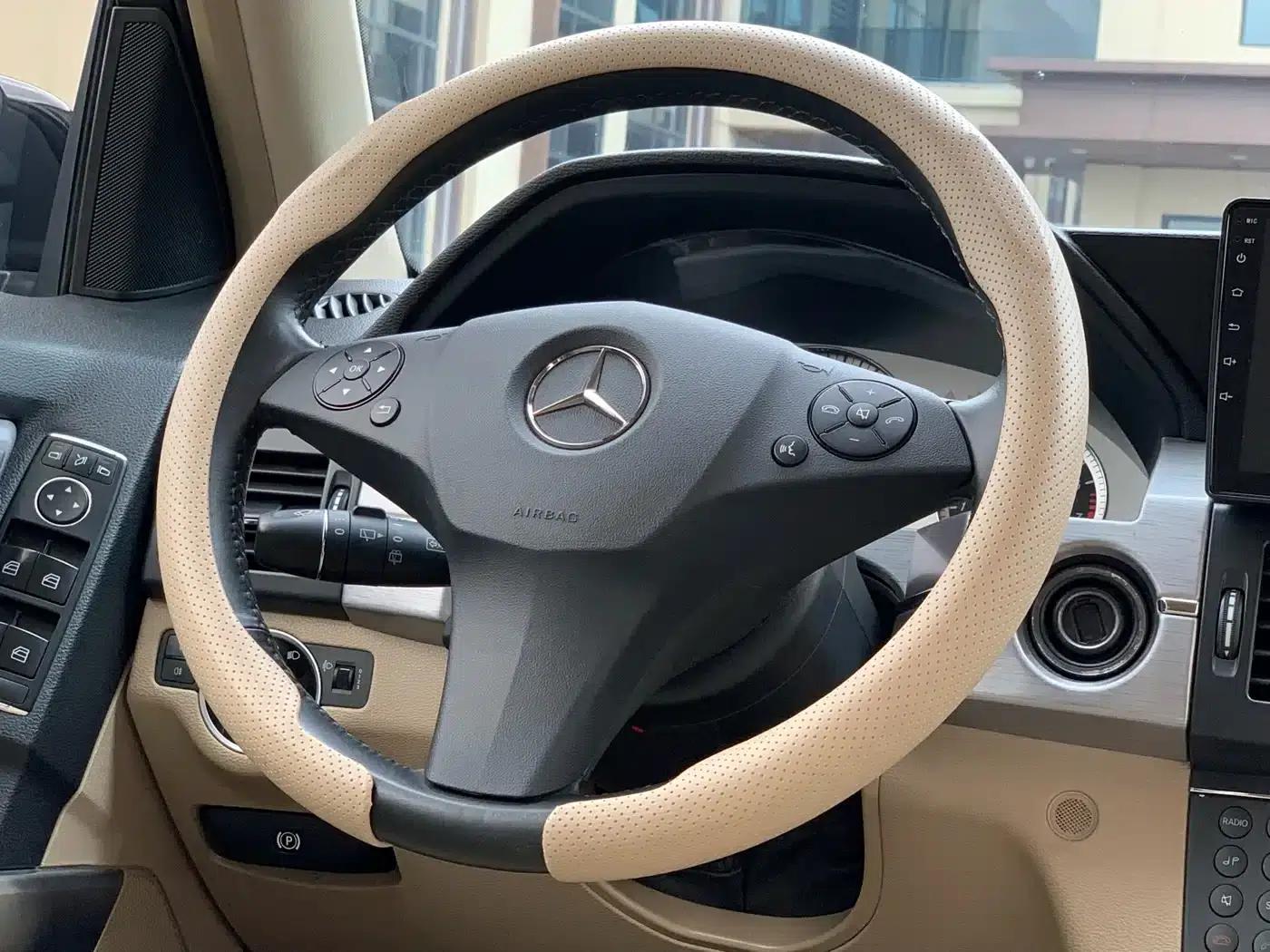 Imported 2011 Mercedes-Benz GLK-Class GLK 300 4MATIC Luxury — миниатюра 19