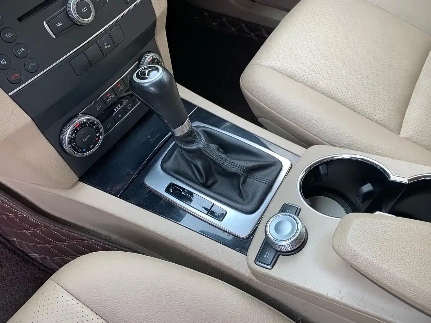 Imported 2011 Mercedes-Benz GLK-Class GLK 300 4MATIC Luxury — миниатюра 20
