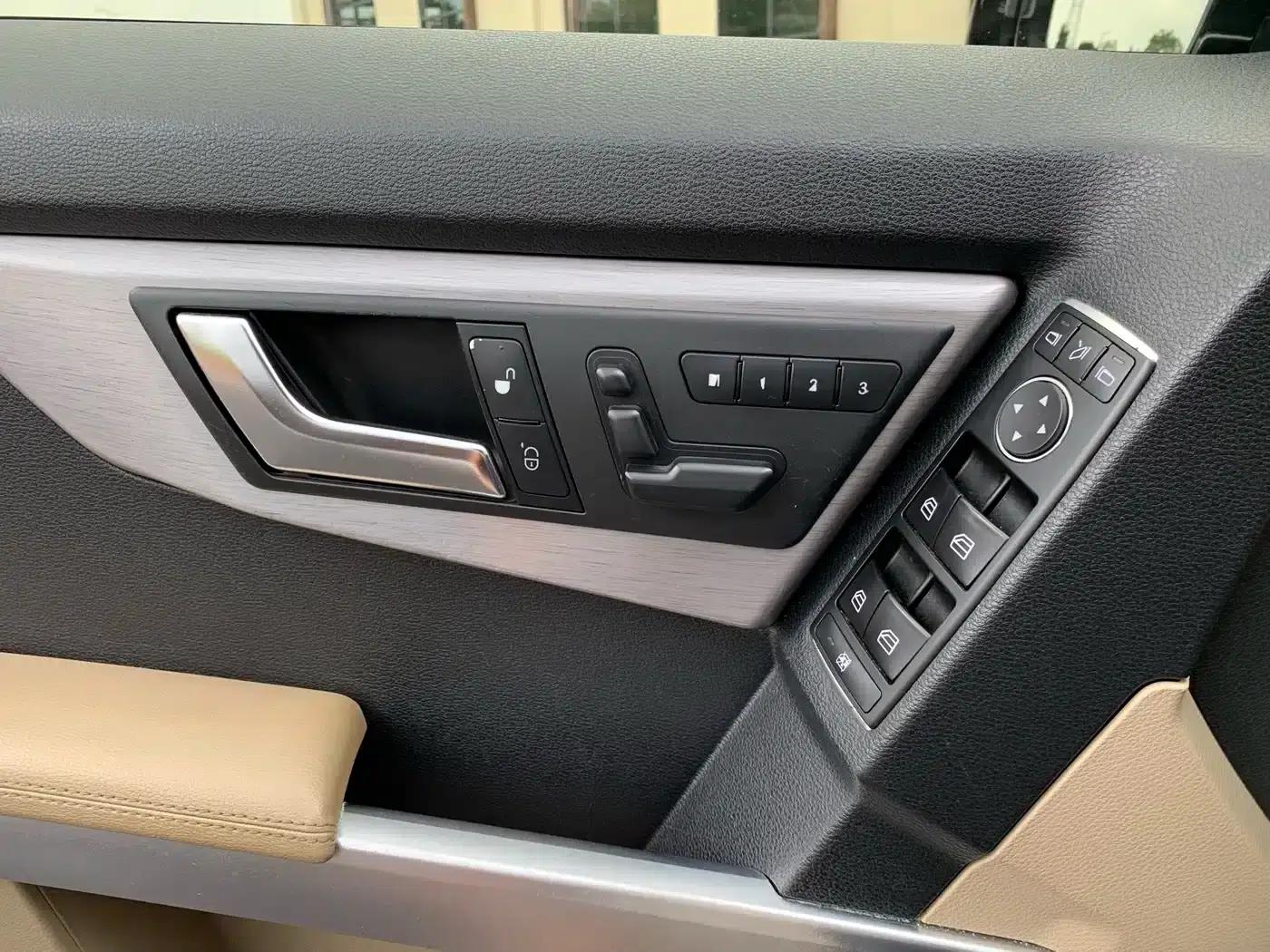 Imported 2011 Mercedes-Benz GLK-Class GLK 300 4MATIC Luxury — миниатюра 21