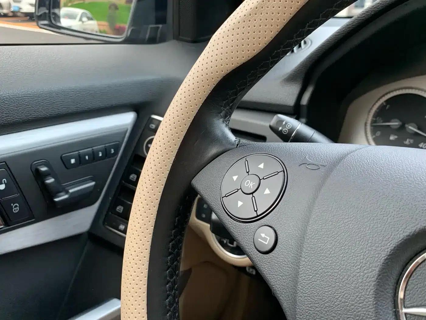 Imported 2011 Mercedes-Benz GLK-Class GLK 300 4MATIC Luxury — миниатюра 22