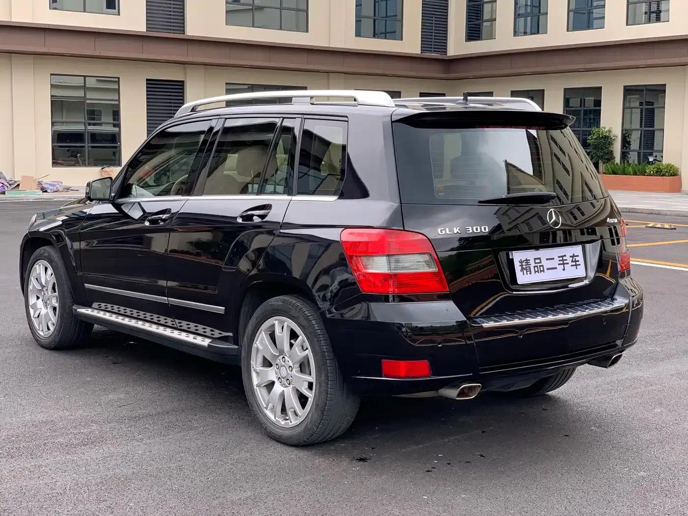 Imported 2011 Mercedes-Benz GLK-Class GLK 300 4MATIC Luxury — миниатюра 4