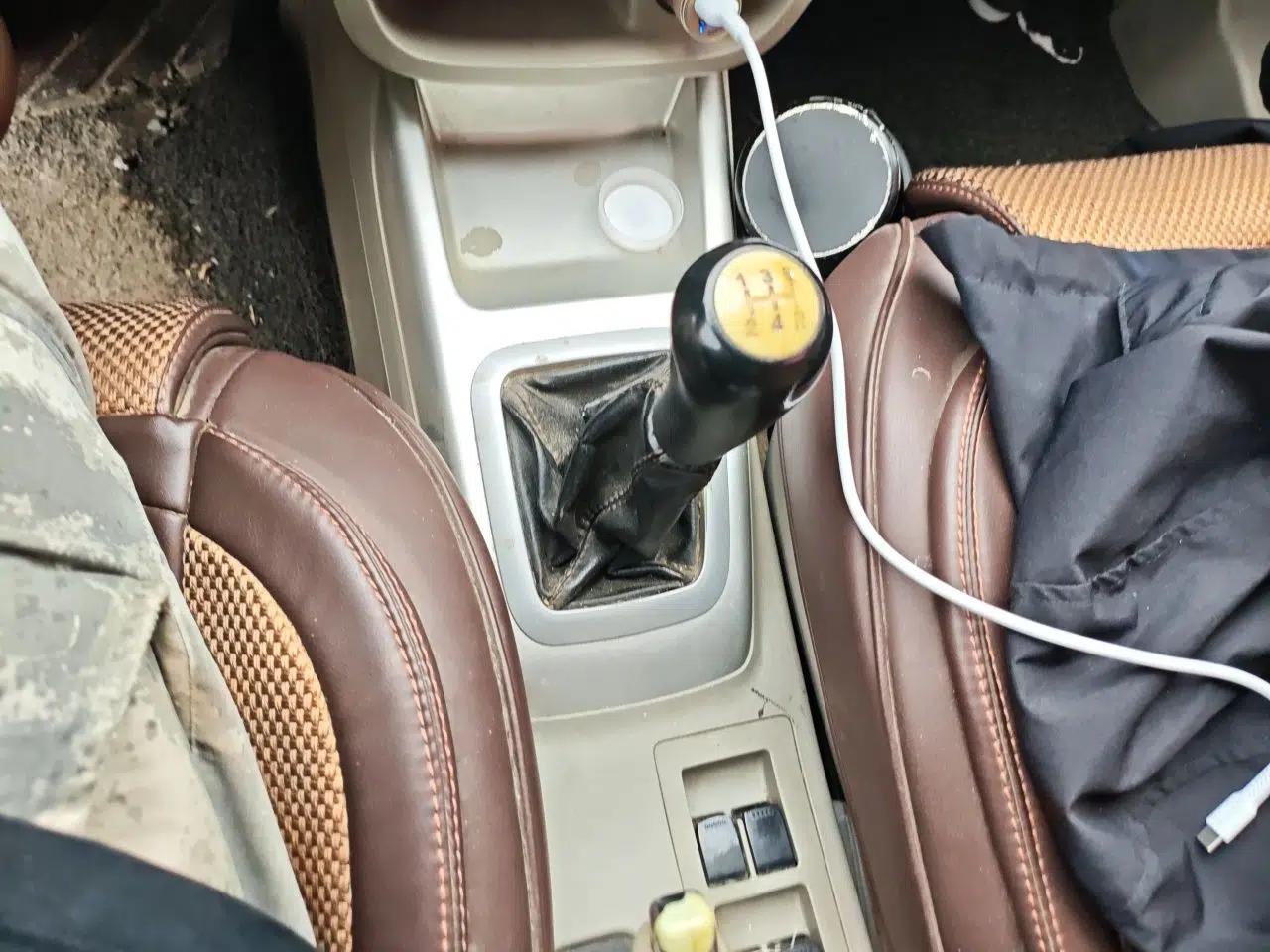 CHANGAN Alsvin V3 2012 1.3L Manual Comfort Version China IV Standard — миниатюра 15