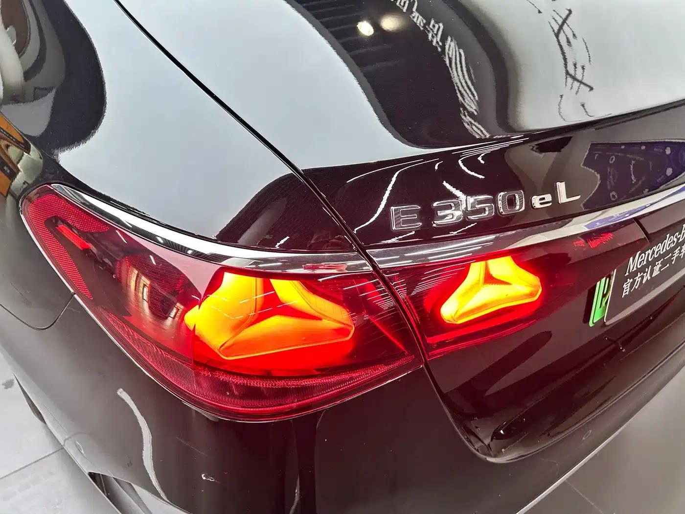 Mercedes-Benz E-Class PHEV 2024 E 350 e L Plug-in Hybrid Sedan — миниатюра 22