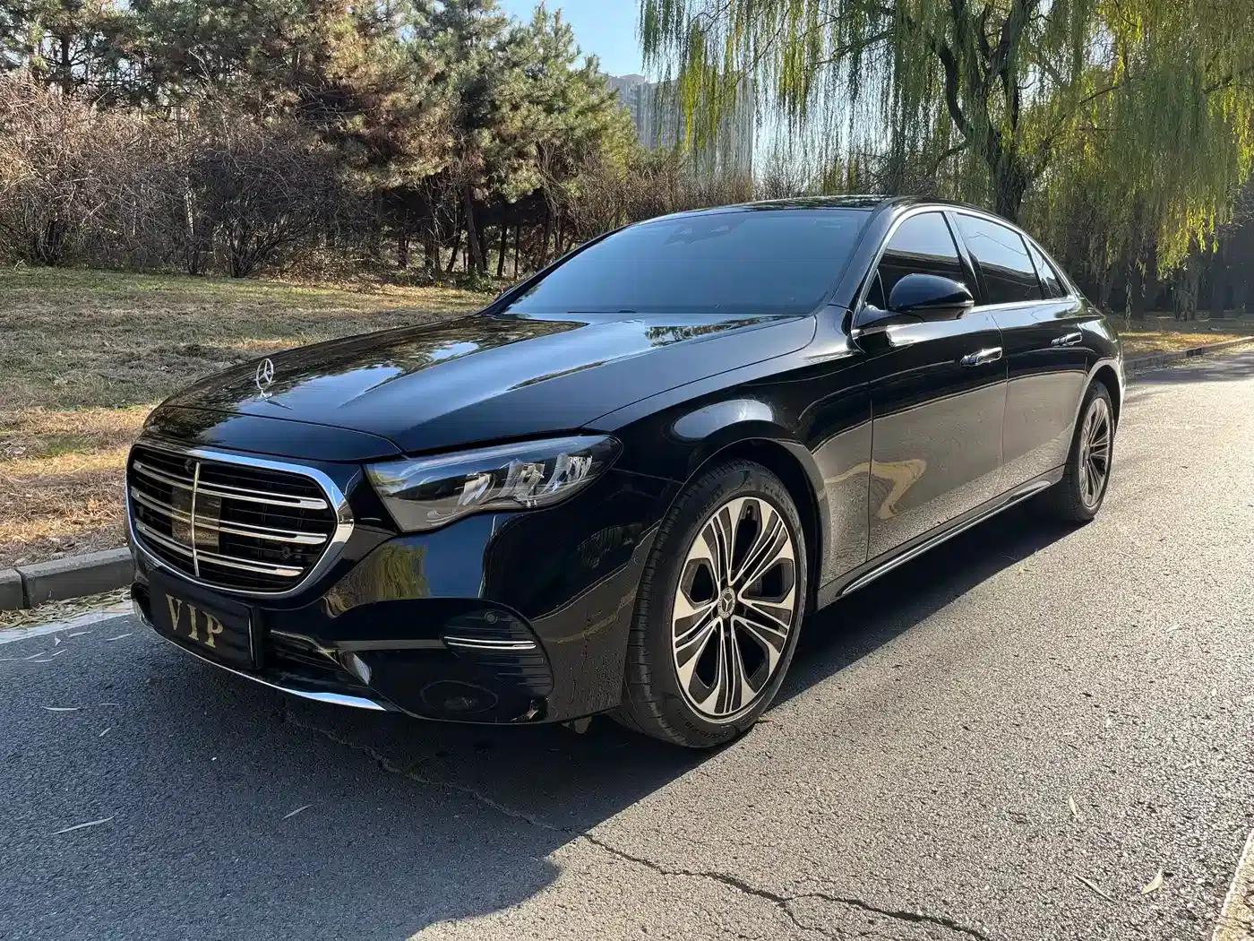 Mercedes-Benz E-Class PHEV 2024 E 350 e L Plug-in Hybrid Sedan — миниатюра 1
