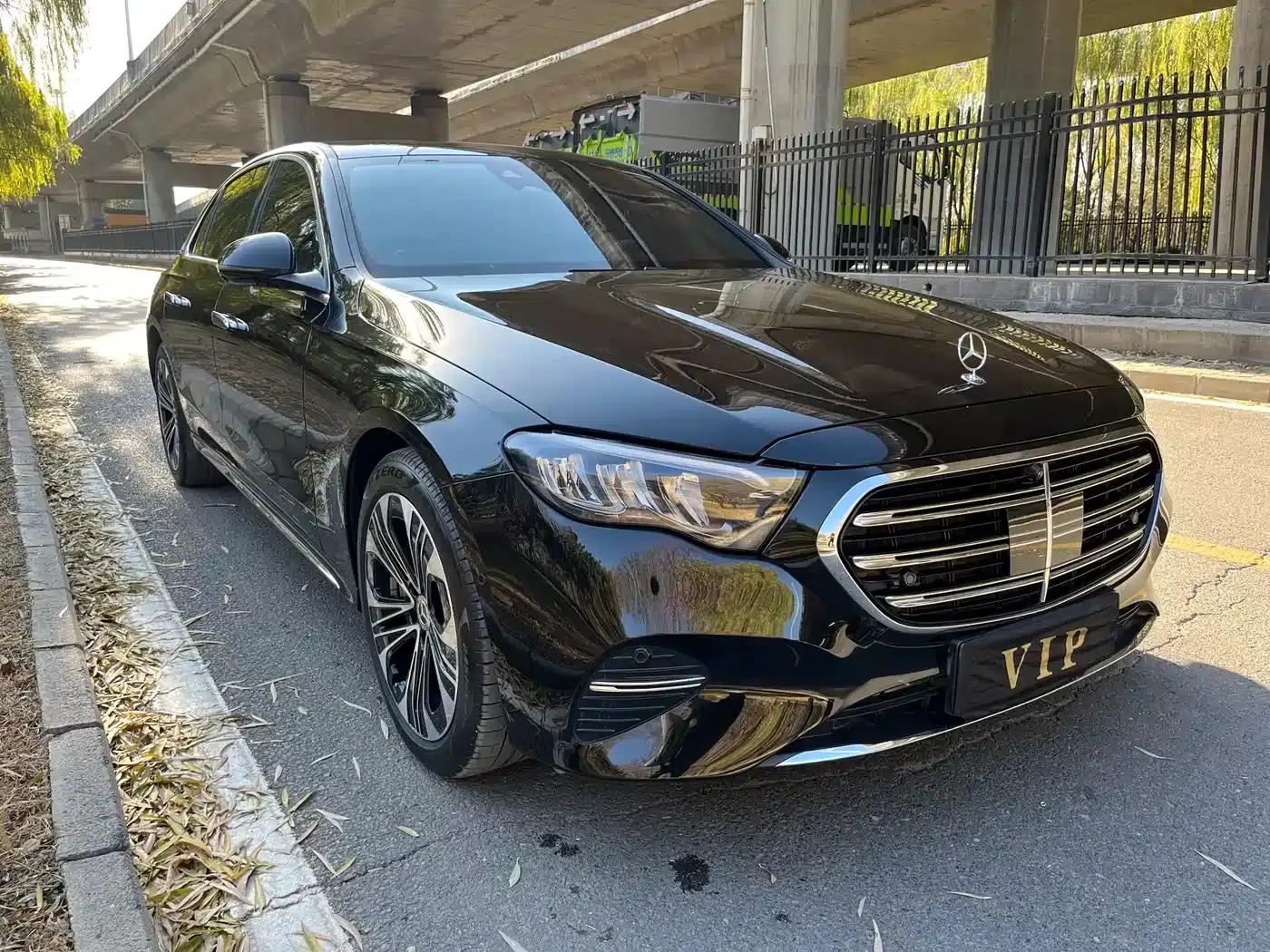 Mercedes-Benz E-Class PHEV 2024 E 350 e L Plug-in Hybrid Sedan — миниатюра 3
