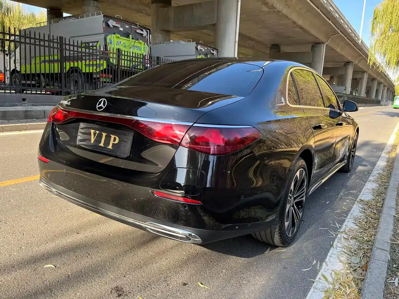 Mercedes-Benz E-Class PHEV 2024 E 350 e L Plug-in Hybrid Sedan — миниатюра 4