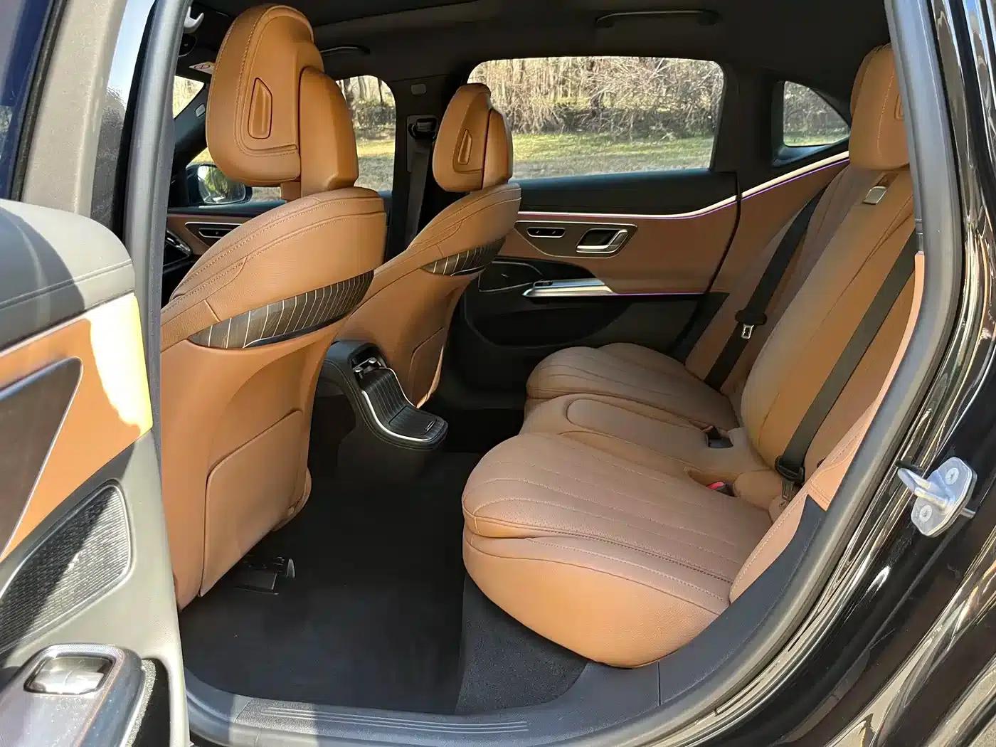 Mercedes-Benz E-Class PHEV 2024 E 350 e L Plug-in Hybrid Sedan — миниатюра 7