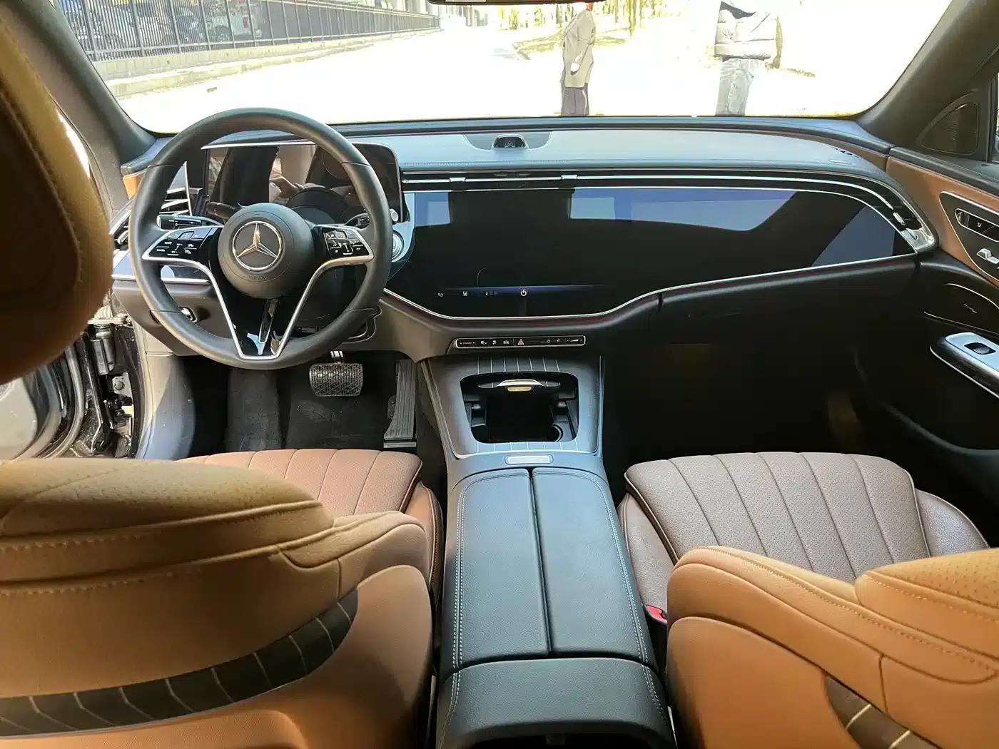 Mercedes-Benz E-Class PHEV 2024 E 350 e L Plug-in Hybrid Sedan — миниатюра 9