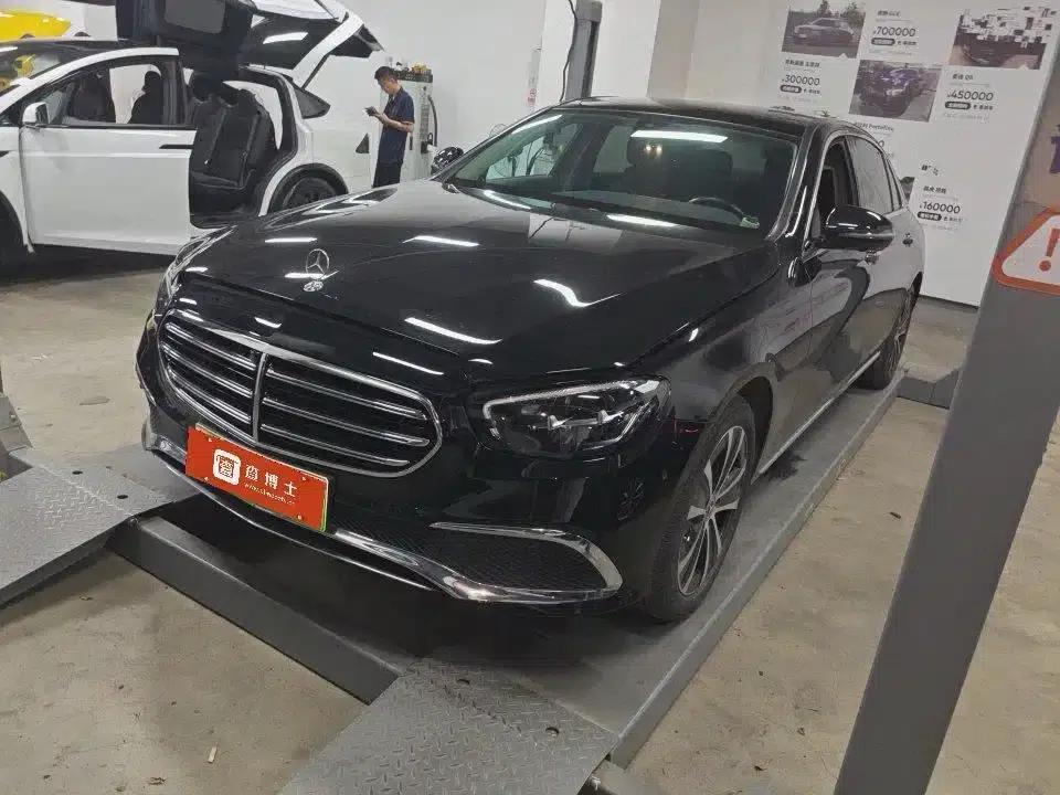 Mercedes-Benz E-Class PHEV 2022 E 350 e L Plug-in Hybrid Sports Sedan — миниатюра 1
