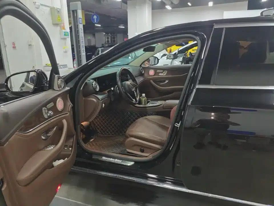 Mercedes-Benz E-Class PHEV 2022 E 350 e L Plug-in Hybrid Sports Sedan — миниатюра 3