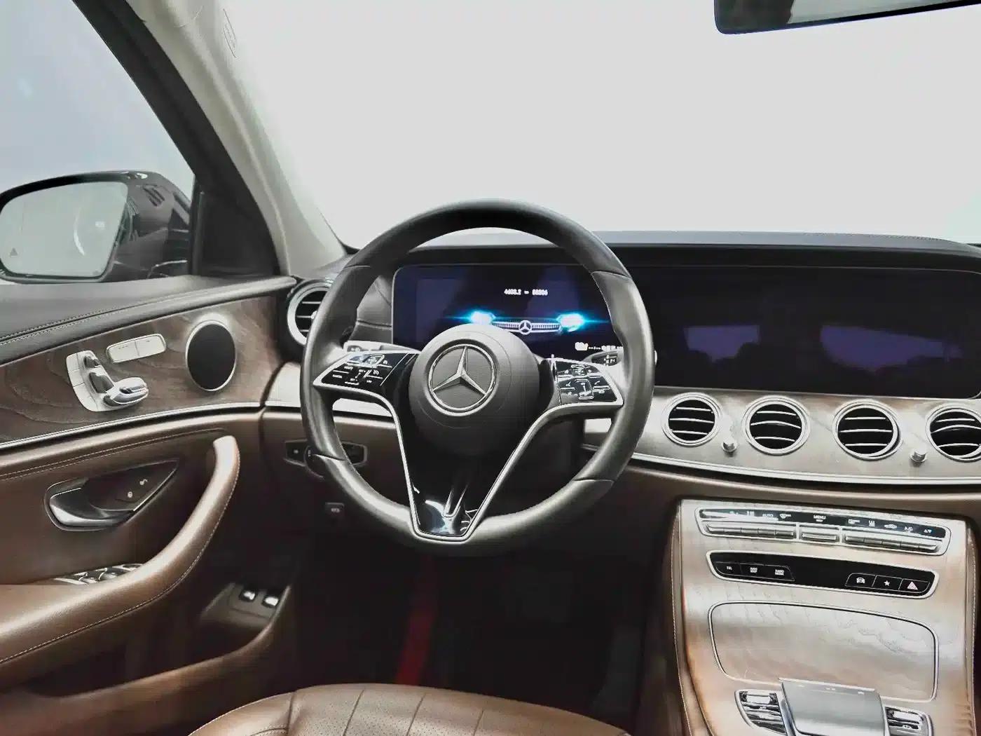 Mercedes-Benz E-Class PHEV 2022 E 350 e L Plug-in Hybrid Sedan — миниатюра 2