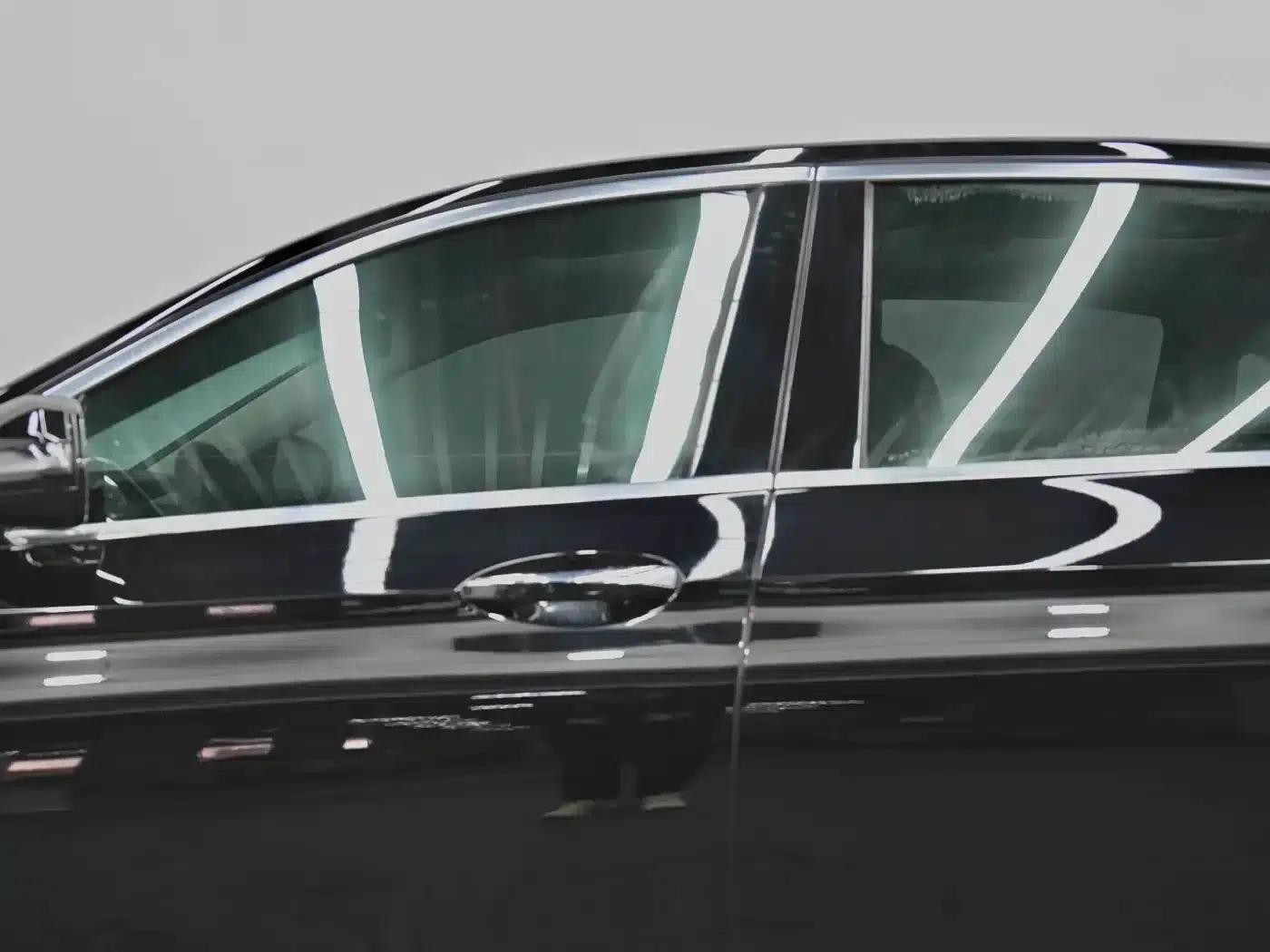 Mercedes-Benz E-Class PHEV 2022 E 350 e L Plug-in Hybrid Sedan — миниатюра 24