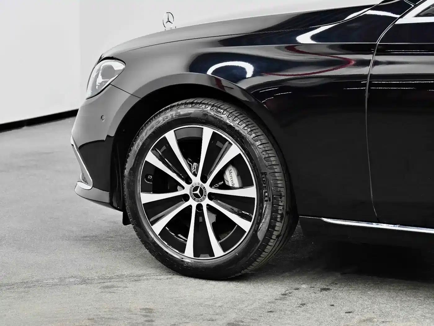 Mercedes-Benz E-Class PHEV 2022 E 350 e L Plug-in Hybrid Sedan — миниатюра 29