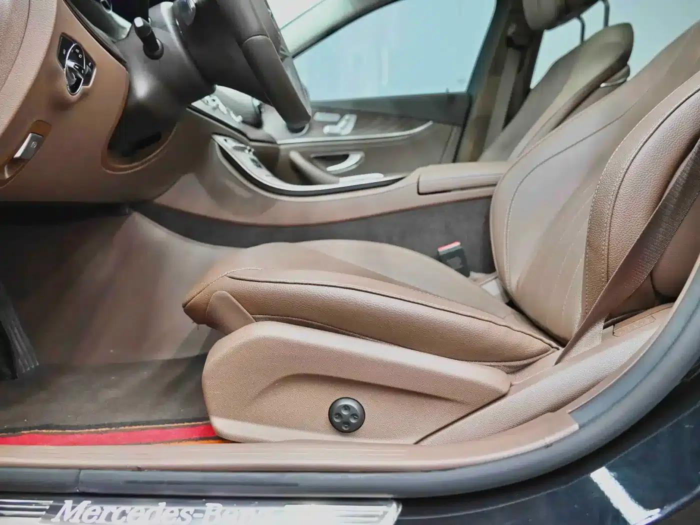 Mercedes-Benz E-Class PHEV 2022 E 350 e L Plug-in Hybrid Sedan — миниатюра 33