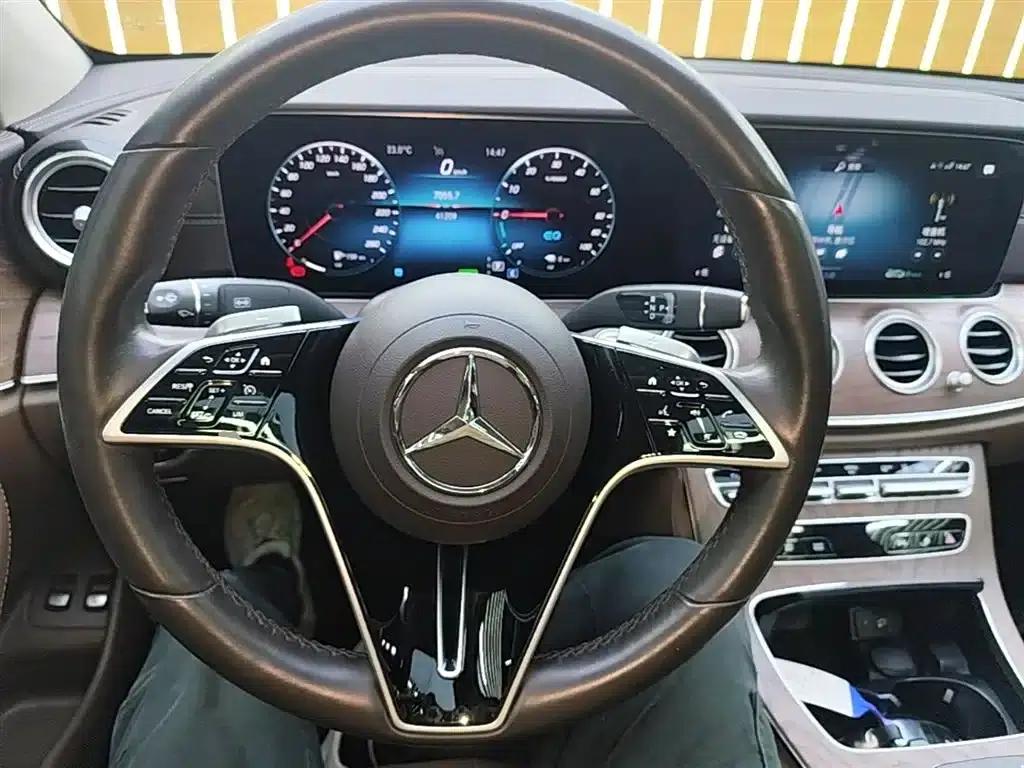 Mercedes-Benz E-Class PHEV 2022 Facelift E 350 e L Plug-in Hybrid Sedan — миниатюра 11