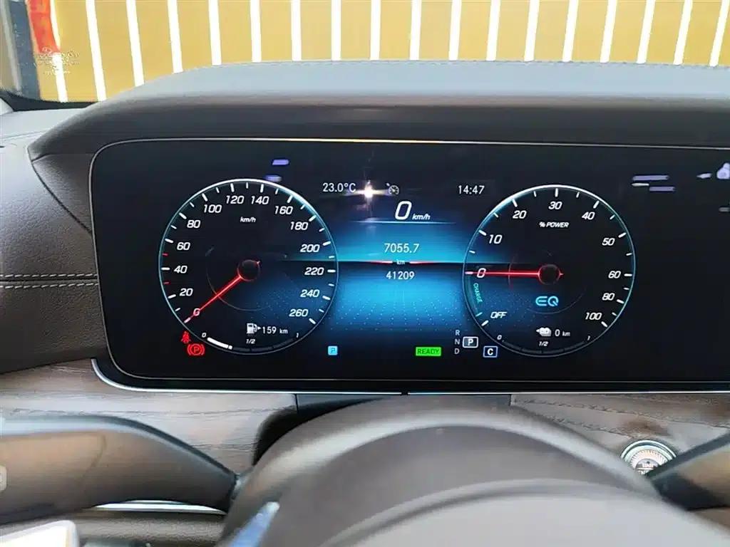 Mercedes-Benz E-Class PHEV 2022 Facelift E 350 e L Plug-in Hybrid Sedan — миниатюра 12