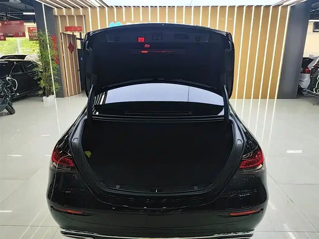 Mercedes-Benz E-Class PHEV 2022 Facelift E 350 e L Plug-in Hybrid Sedan — миниатюра 19
