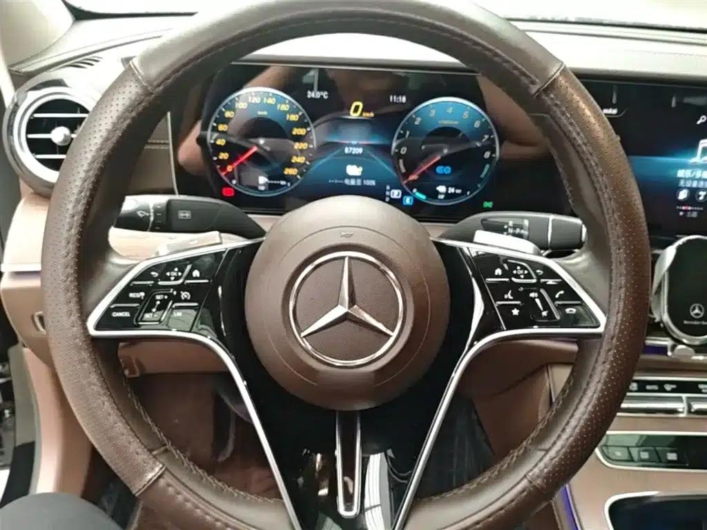 Mercedes-Benz E-Class PHEV 2023 E 350 e L Plug-in Hybrid Sedan — миниатюра 11