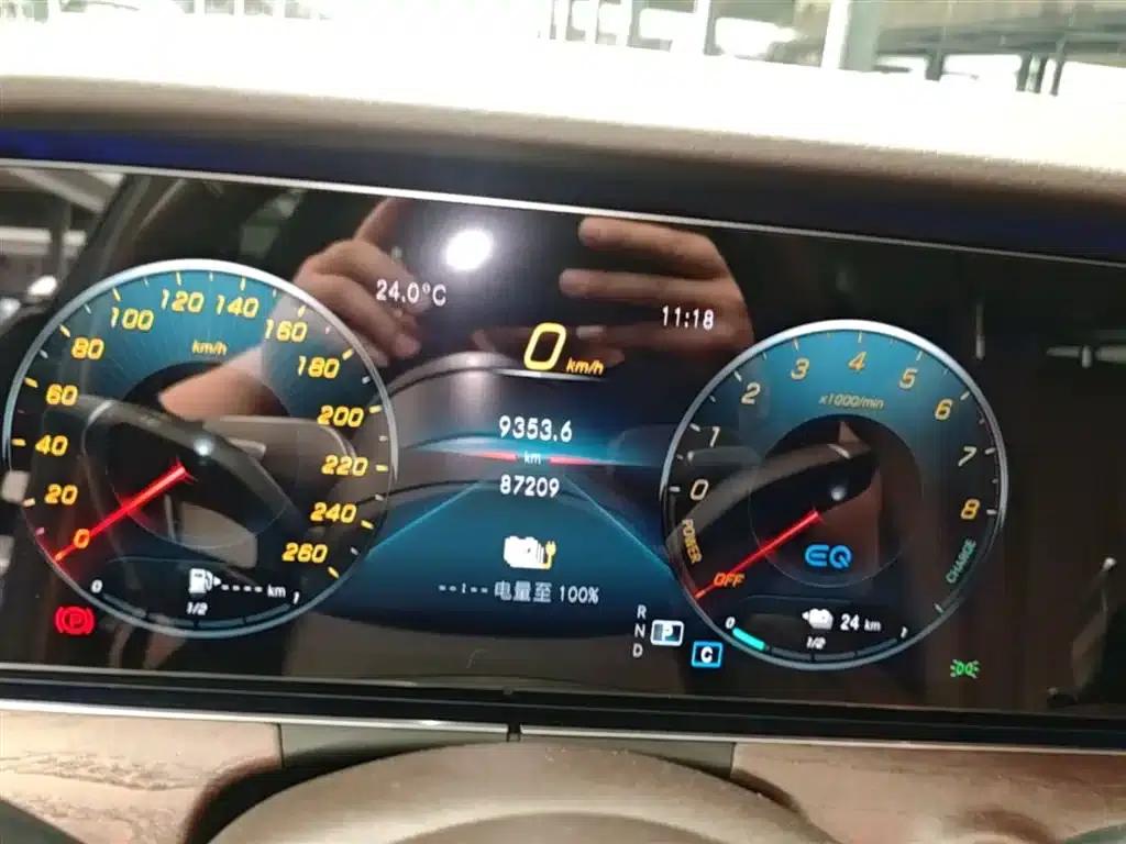 Mercedes-Benz E-Class PHEV 2023 E 350 e L Plug-in Hybrid Sedan — миниатюра 12