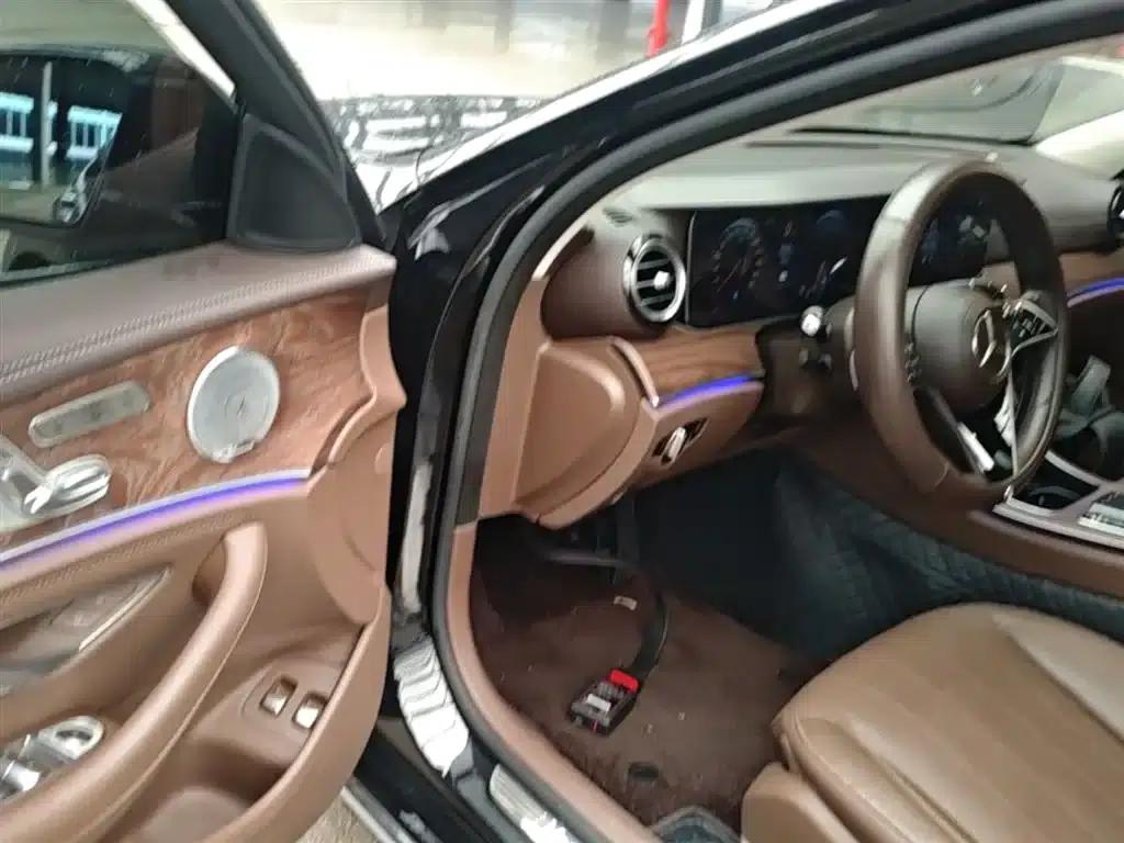 Mercedes-Benz E-Class PHEV 2023 E 350 e L Plug-in Hybrid Sedan — миниатюра 16