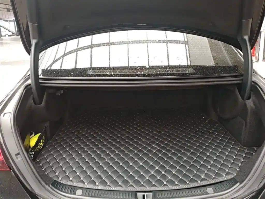 Mercedes-Benz E-Class PHEV 2023 E 350 e L Plug-in Hybrid Sedan — миниатюра 19