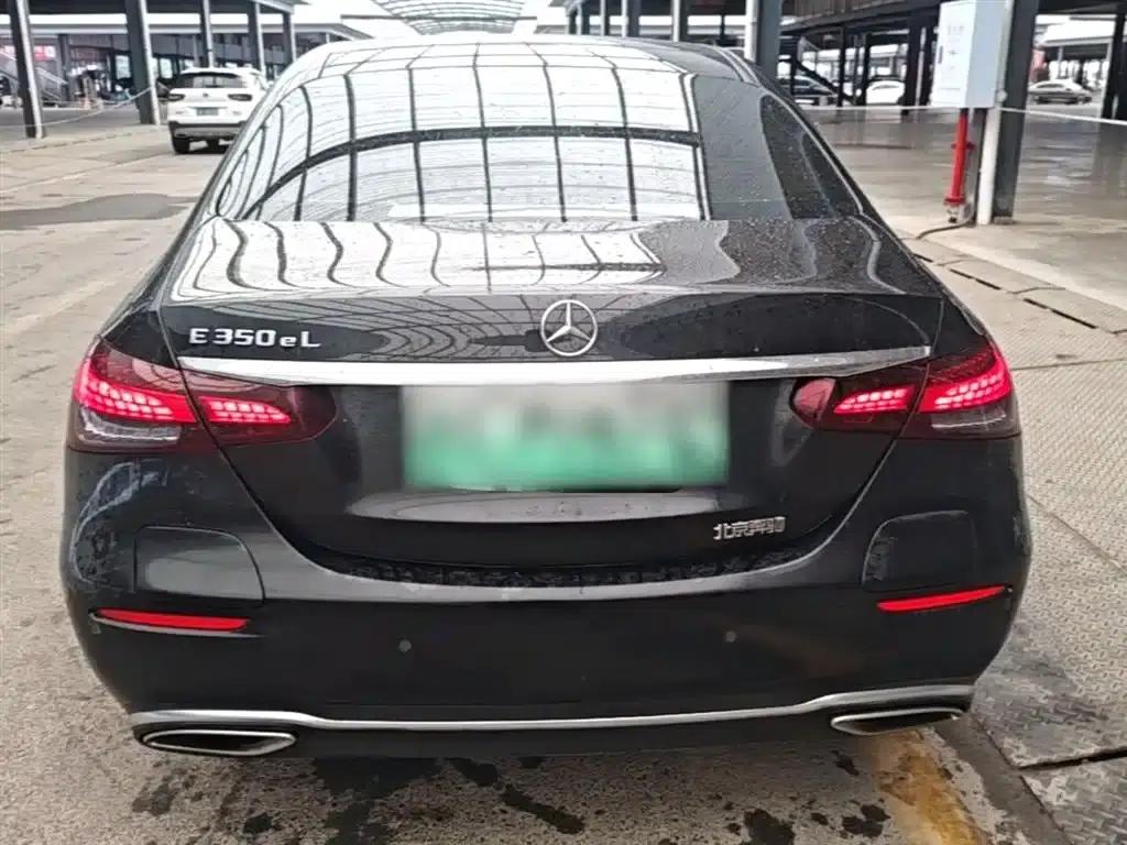 Mercedes-Benz E-Class PHEV 2023 E 350 e L Plug-in Hybrid Sedan — миниатюра 6