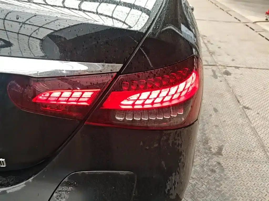 Mercedes-Benz E-Class PHEV 2023 E 350 e L Plug-in Hybrid Sedan — миниатюра 8