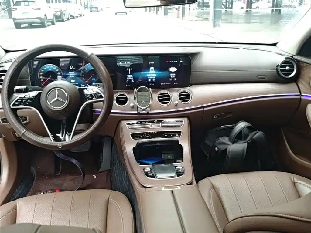 Mercedes-Benz E-Class PHEV 2023 E 350 e L Plug-in Hybrid Sedan — миниатюра 10