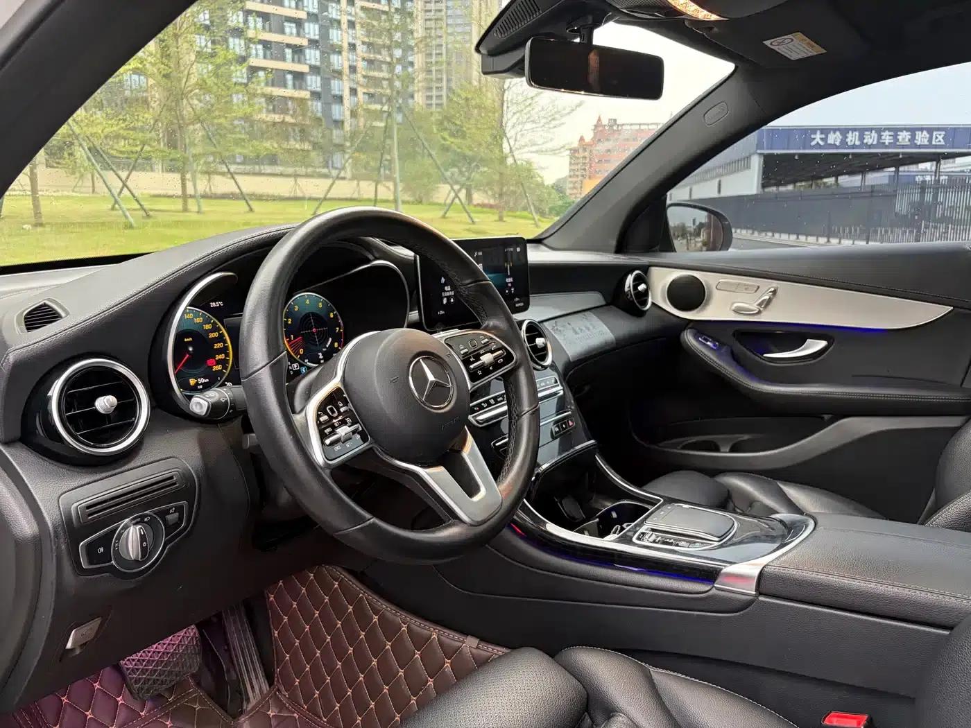 Mercedes-Benz GLC Coupe 2021 GLC 260 4MATIC Coupe SUV — миниатюра 4