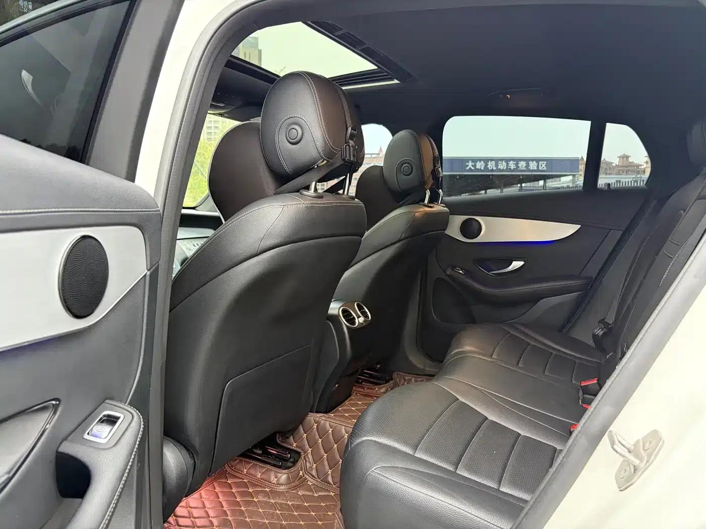 Mercedes-Benz GLC Coupe 2021 GLC 260 4MATIC Coupe SUV — миниатюра 5
