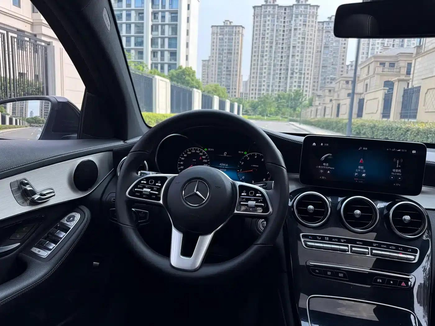 Mercedes-Benz GLC Coupe 2020 GLC 260 4MATIC Coupe SUV — миниатюра 11