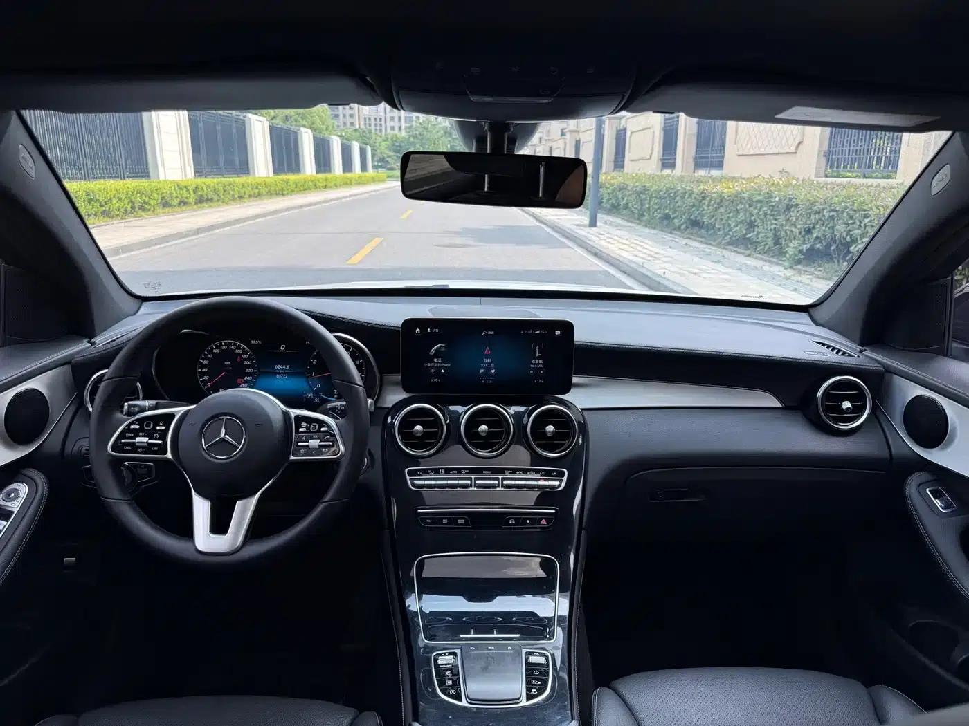 Mercedes-Benz GLC Coupe 2020 GLC 260 4MATIC Coupe SUV — миниатюра 12