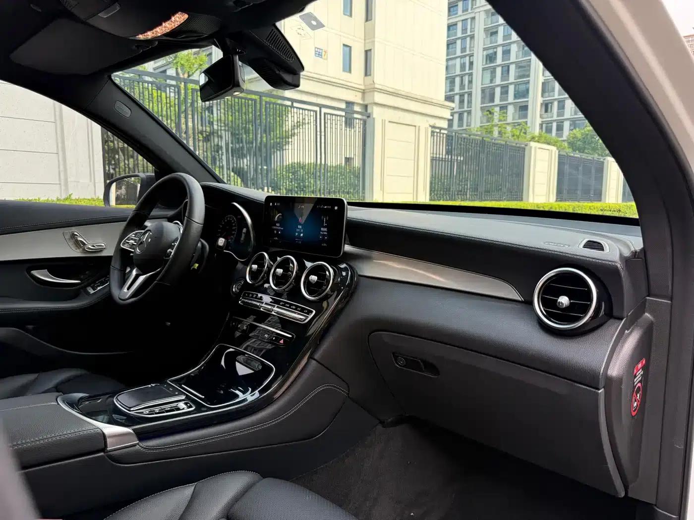 Mercedes-Benz GLC Coupe 2020 GLC 260 4MATIC Coupe SUV — миниатюра 17