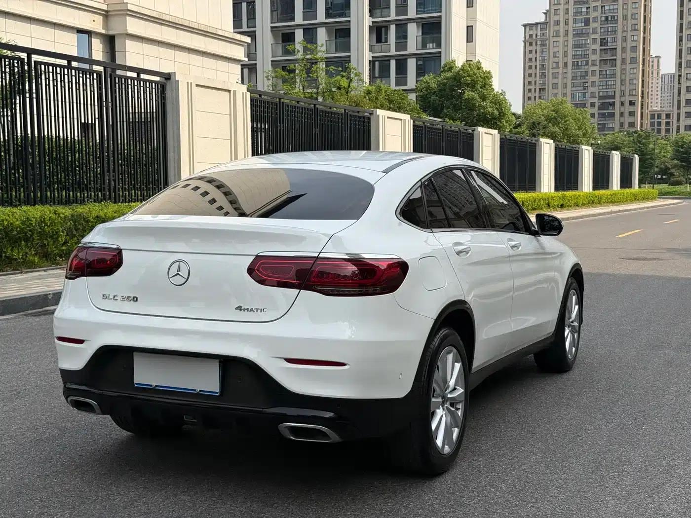Mercedes-Benz GLC Coupe 2020 GLC 260 4MATIC Coupe SUV — миниатюра 5