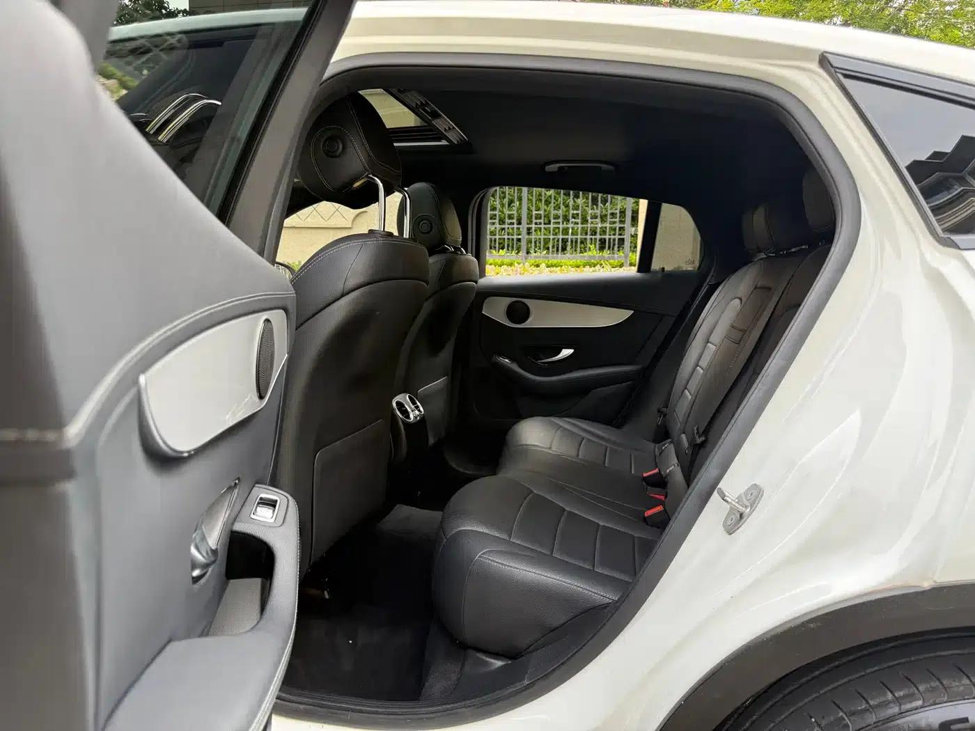 Mercedes-Benz GLC Coupe 2020 GLC 260 4MATIC Coupe SUV — миниатюра 10