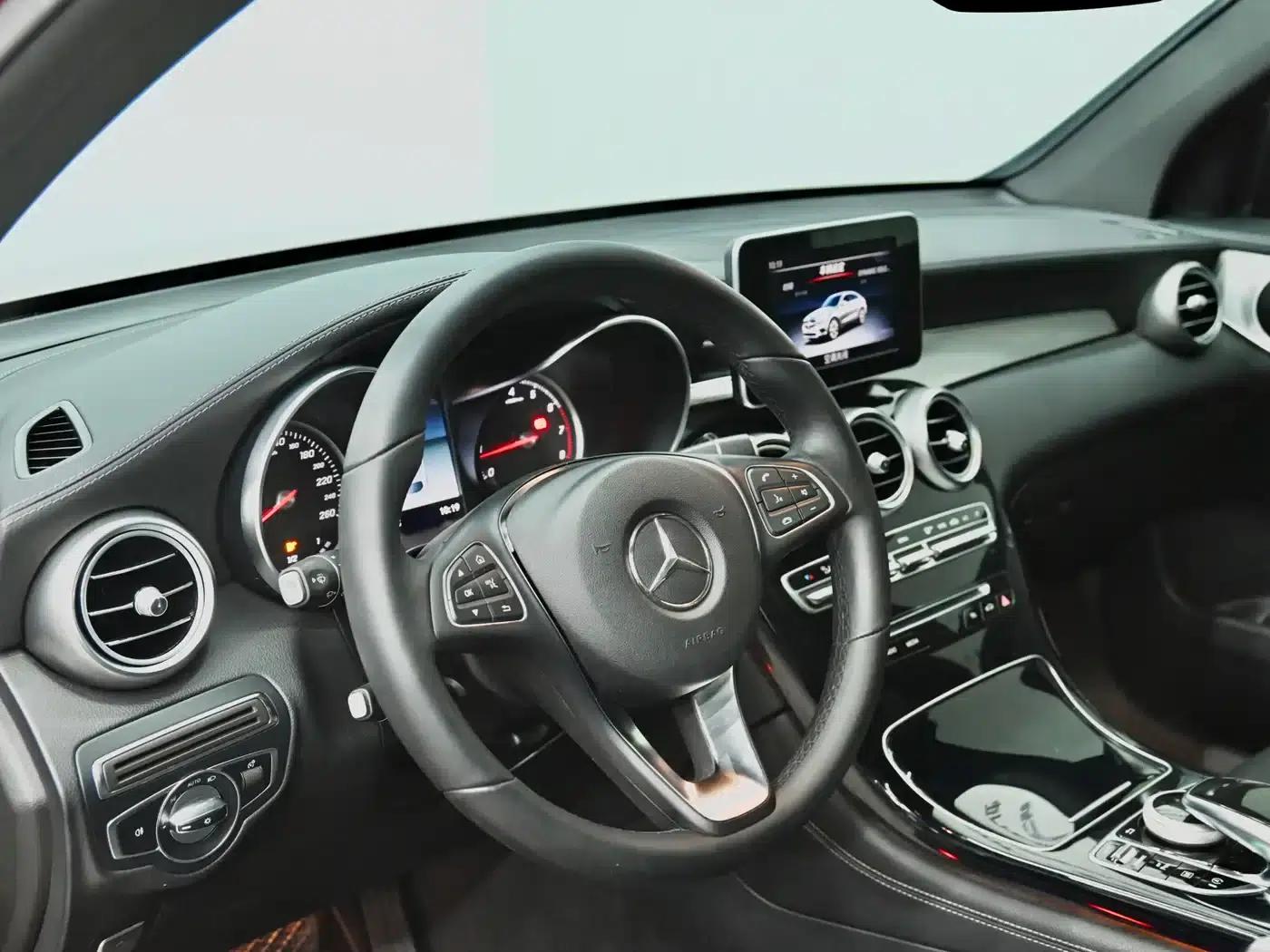 Mercedes-Benz GLC Coupe 2019 GLC 200 4MATIC Coupe SUV — миниатюра 17