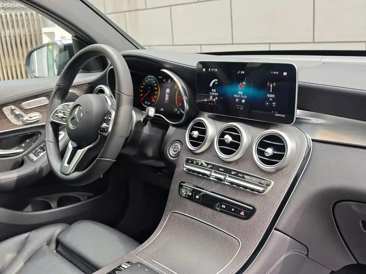2020 Mercedes-Benz GLC Coupe, GLC 300 4MATIC Coupe SUV — миниатюра 16