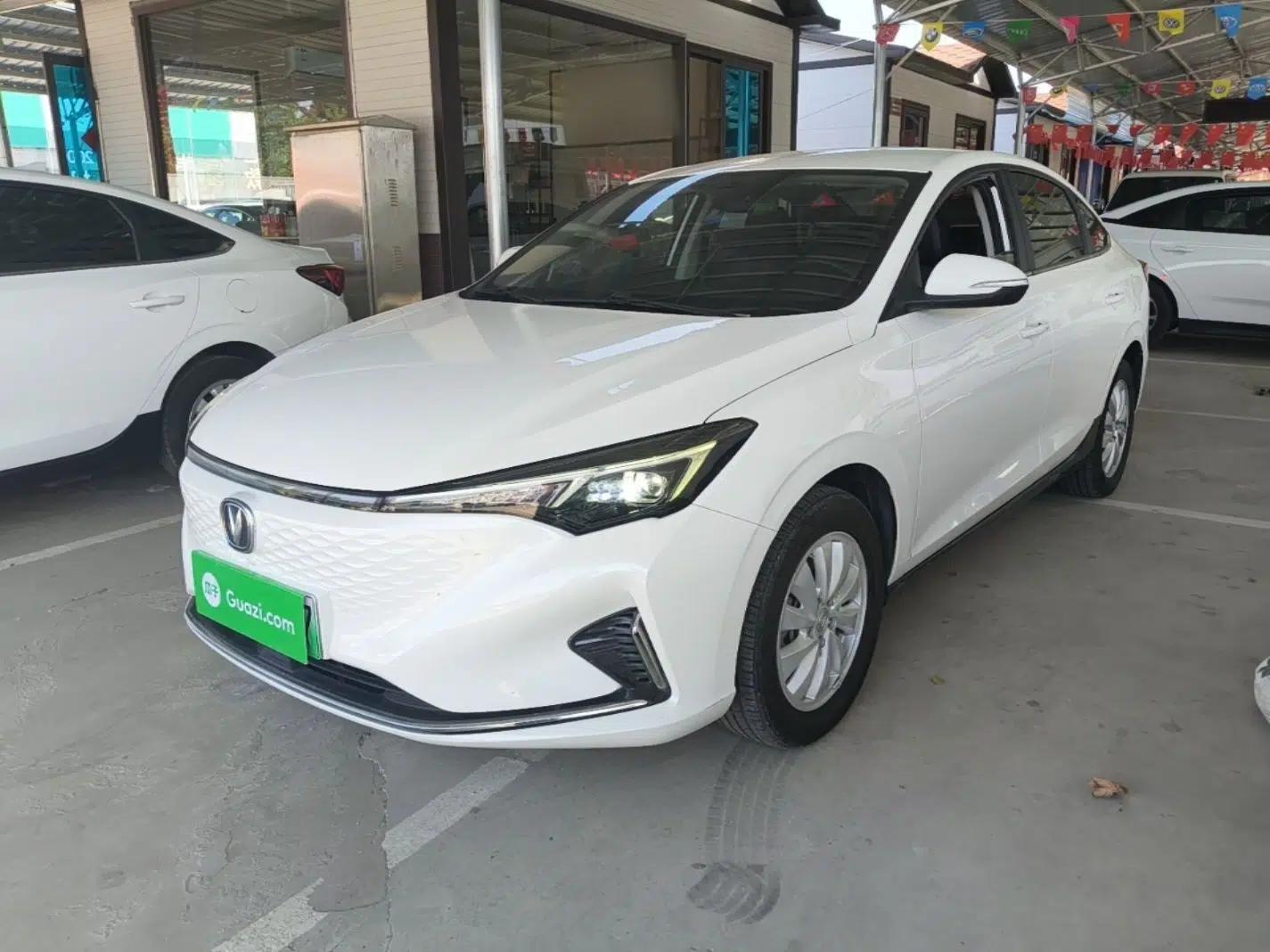 CHANGAN Eado New Energy 2022 EV460 Smart Ride-Hailing Edition – Lithium Iron Phosphate — миниатюра 1