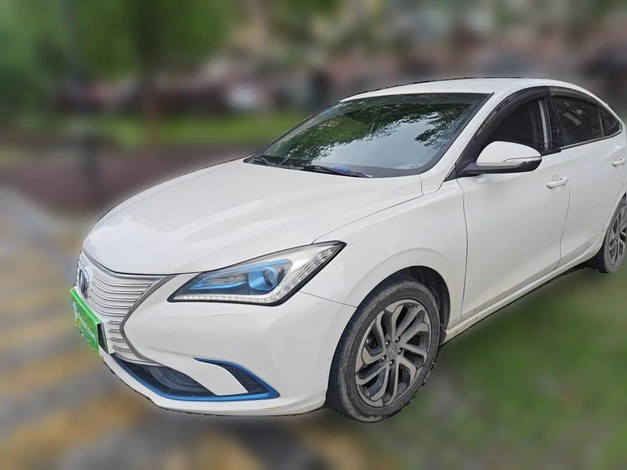 CHANGAN Eado New Energy 2019 EV460 Smart Edition — миниатюра 1