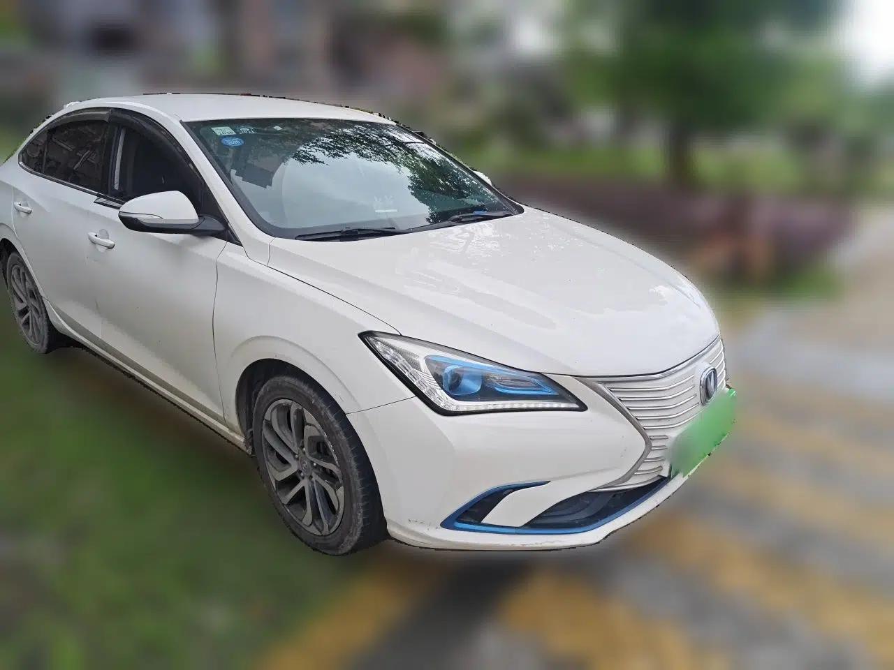 CHANGAN Eado New Energy 2019 EV460 Smart Edition — миниатюра 3