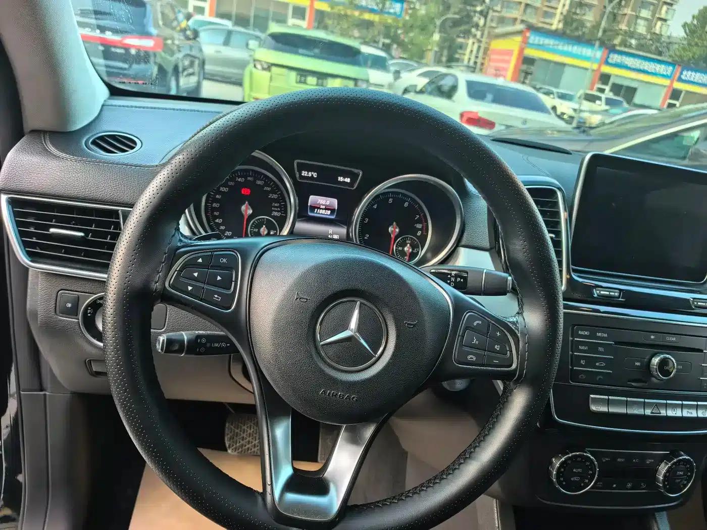 2015 Mercedes-Benz GLE Coupe, GLE 400 4MATIC Coupe SUV — миниатюра 10