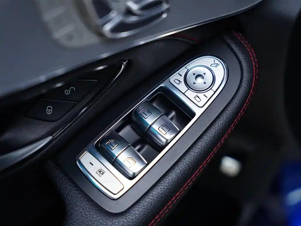2017 Mercedes-Benz GLC AMG 43 4MATIC — миниатюра 27