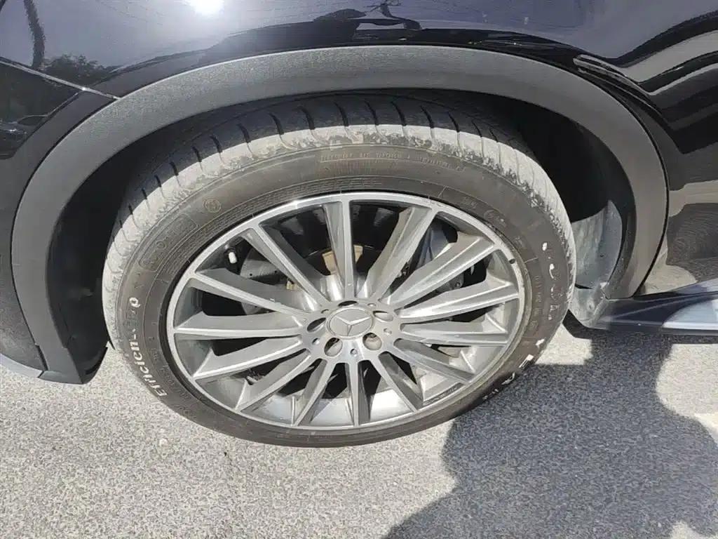 2017 Mercedes-Benz GLC AMG 43 4MATIC — миниатюра 23